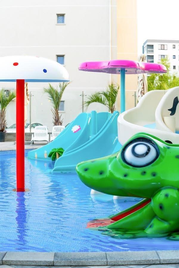 Mur Apartament Alezzi Beach Resort Navodari Ngoại thất bức ảnh